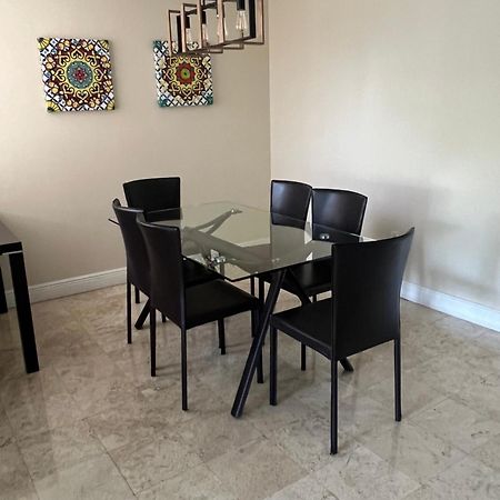 Apartamento Renovated 2/2 Unit At Yacht Club/Aventura Exterior foto