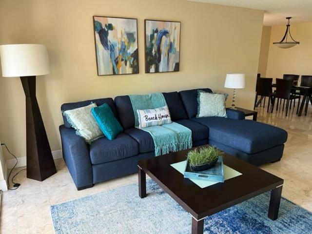 Apartamento Renovated 2/2 Unit At Yacht Club/Aventura Exterior foto