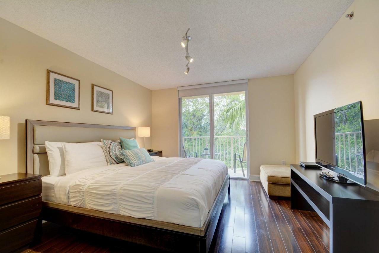 Apartamento Renovated 2/2 Unit At Yacht Club/Aventura Exterior foto