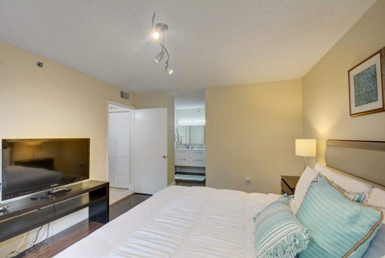 Apartamento Renovated 2/2 Unit At Yacht Club/Aventura Exterior foto