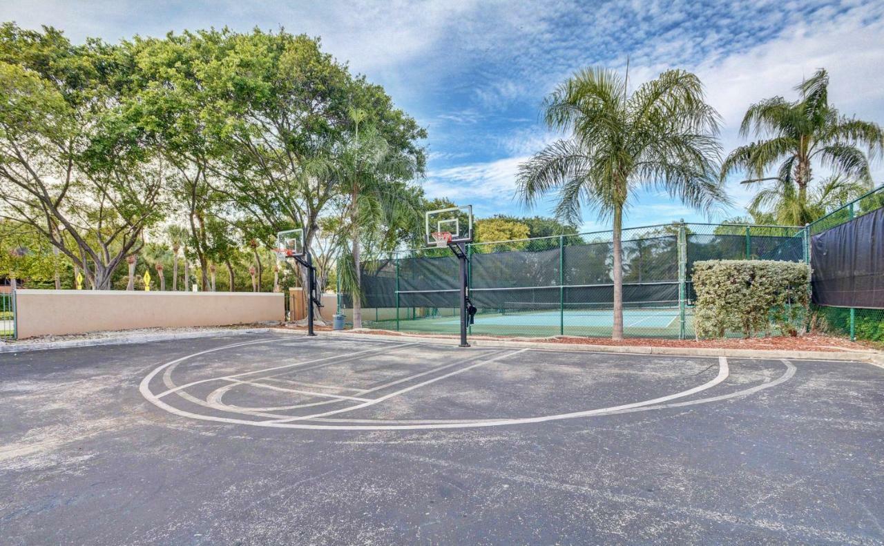 Apartamento Renovated 2/2 Unit At Yacht Club/Aventura Exterior foto