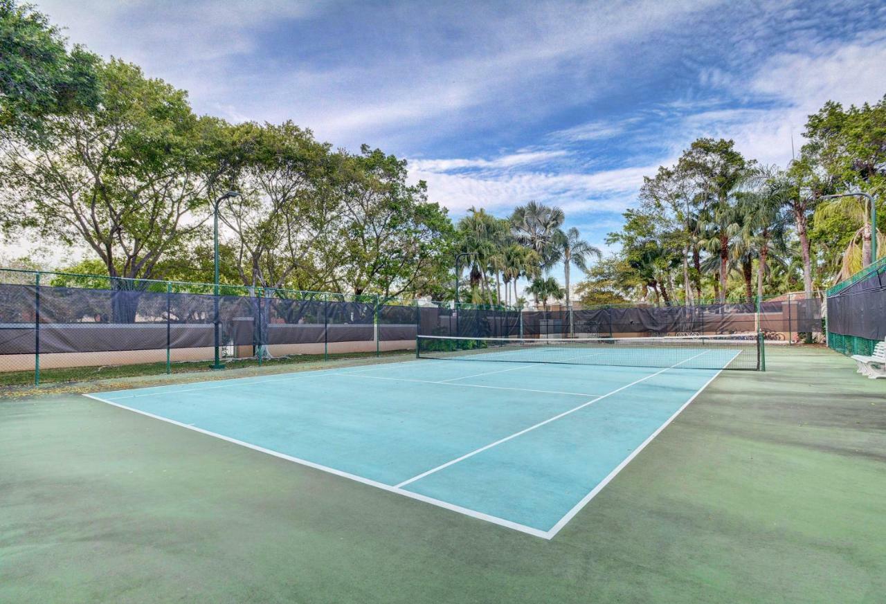 Apartamento Renovated 2/2 Unit At Yacht Club/Aventura Exterior foto