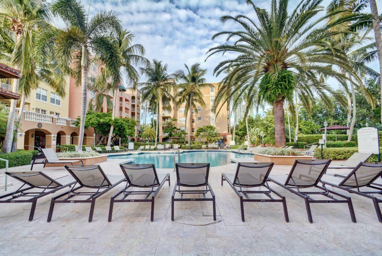 Apartamento Renovated 2/2 Unit At Yacht Club/Aventura Exterior foto