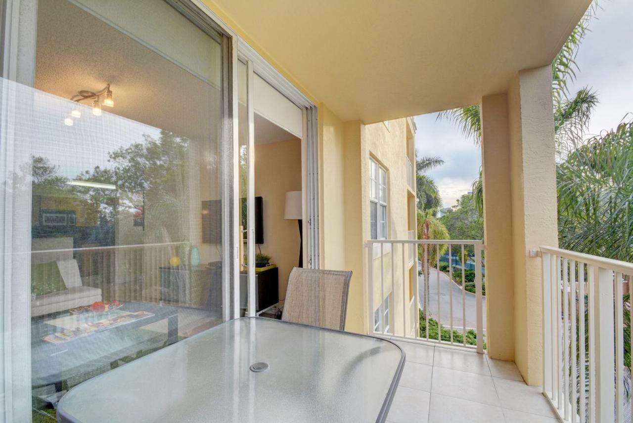 Apartamento Renovated 2/2 Unit At Yacht Club/Aventura Exterior foto