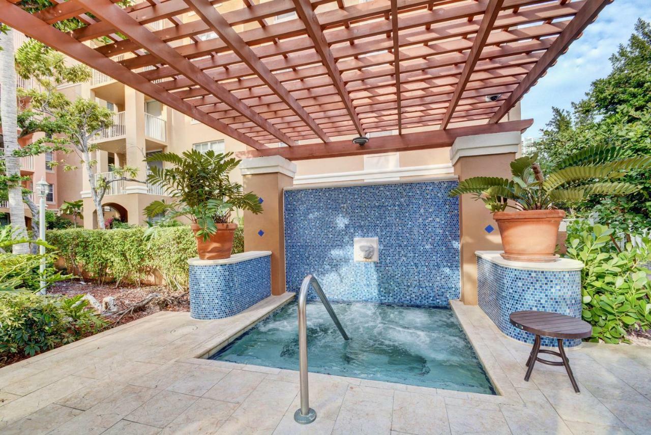 Apartamento Renovated 2/2 Unit At Yacht Club/Aventura Exterior foto