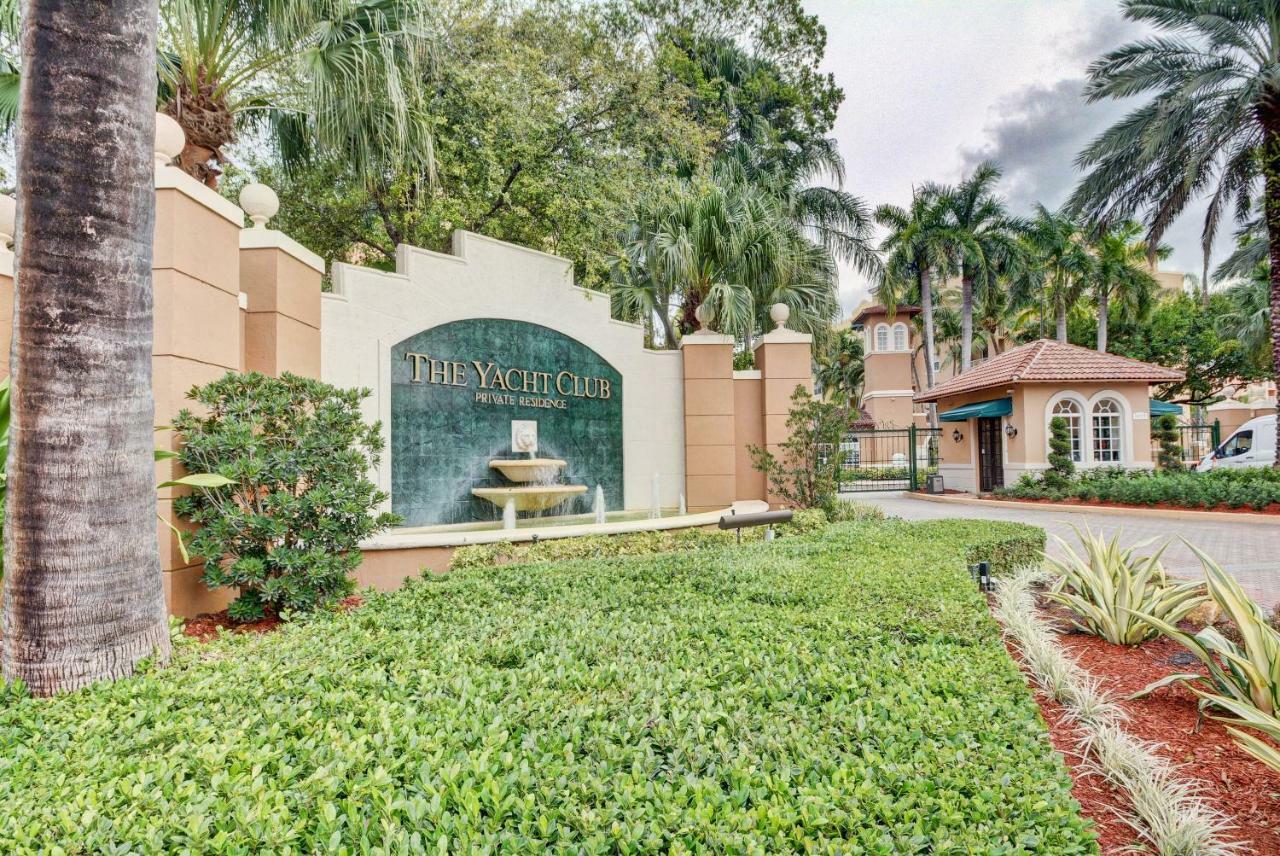 Apartamento Renovated 2/2 Unit At Yacht Club/Aventura Exterior foto