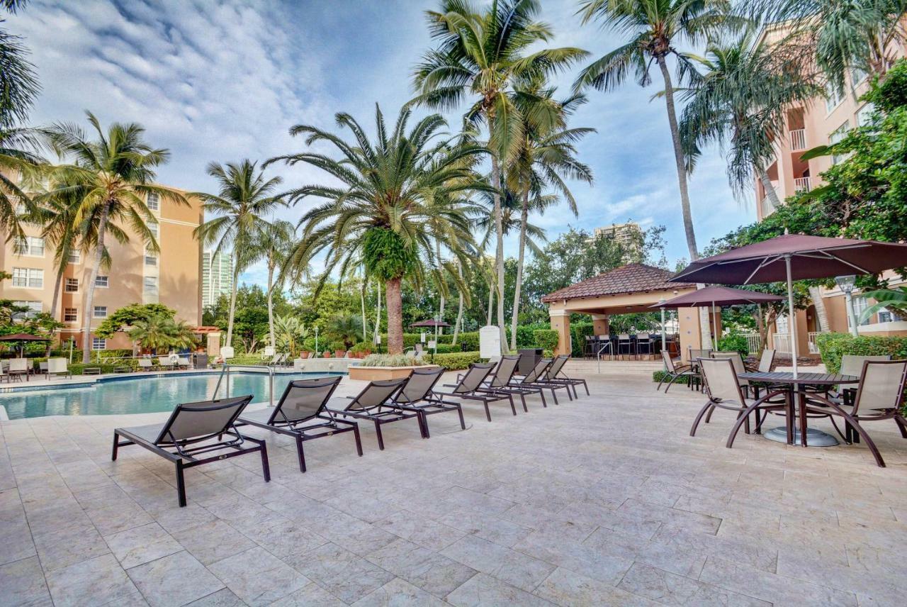 Apartamento Renovated 2/2 Unit At Yacht Club/Aventura Exterior foto
